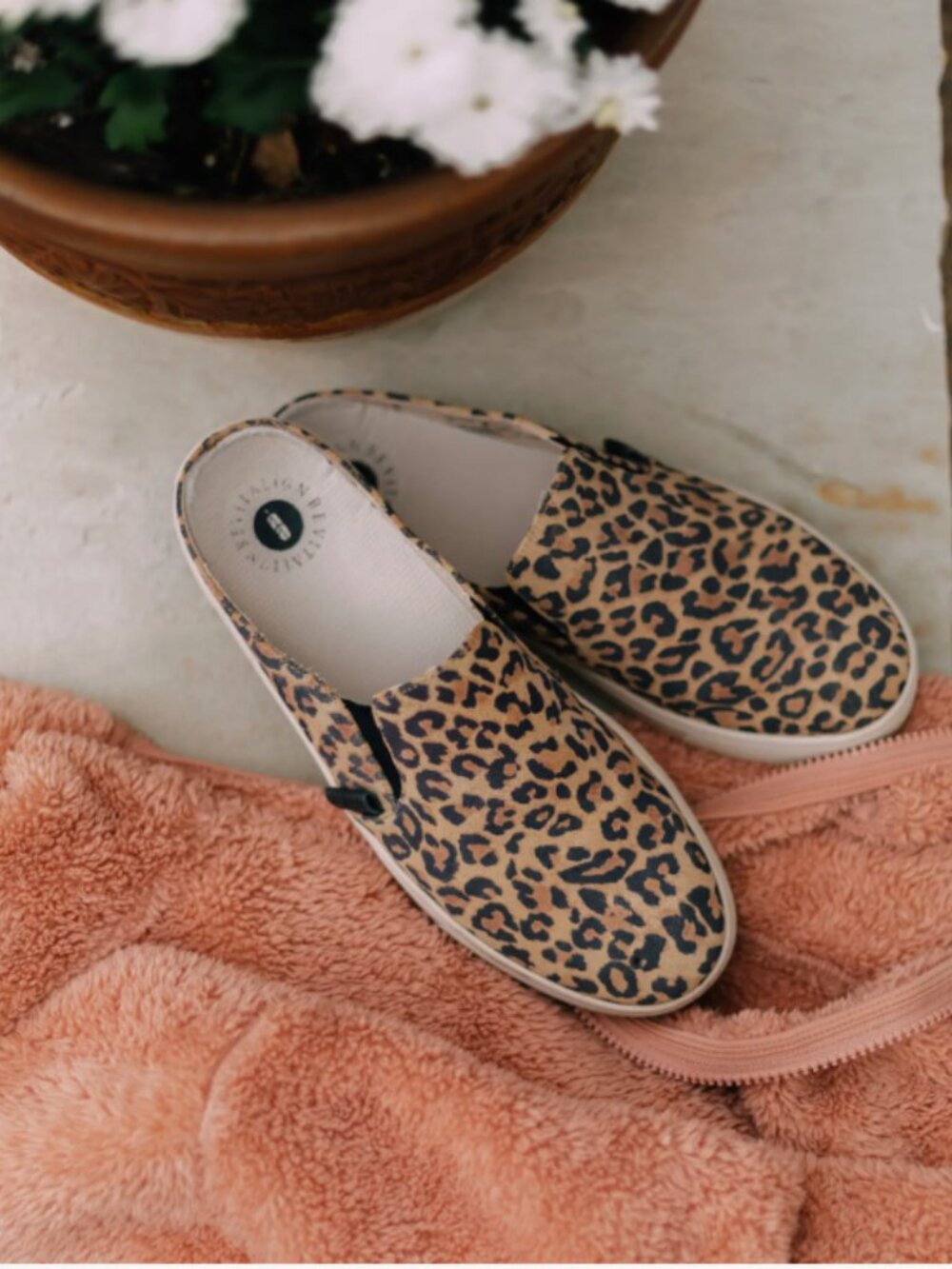 Revitalign Esplanade Suede Leather Slide Shoe 7.5